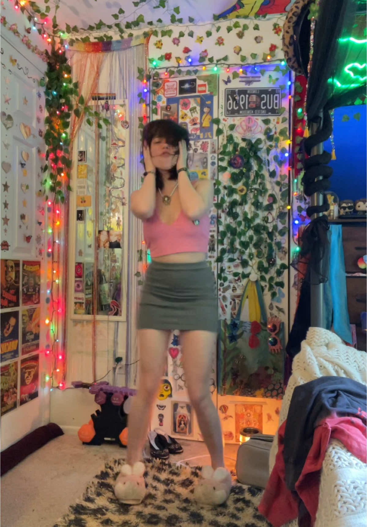 I’m having the most confusing dress up party ever right now 