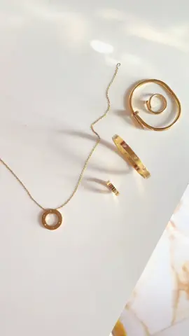 السيت كامل متوفر كوالتي عالي💫 •ستانلس ستيل💫 •مقاوم للماء والصدأ والاسوداد💫 •مناسب للبشرة الحساسة💫 . . . . #محابس #خواتم #فانكليف #اكسسورات #مجوهرات #فاطم #كارتير #طلاء_ثابت #كوالتي_عالي #ستانلس_ستيل #عرض #بسمار #اكسبلور #العراق #كربلاء #بغداد #fyp #اكسبلورexplore #فضة 