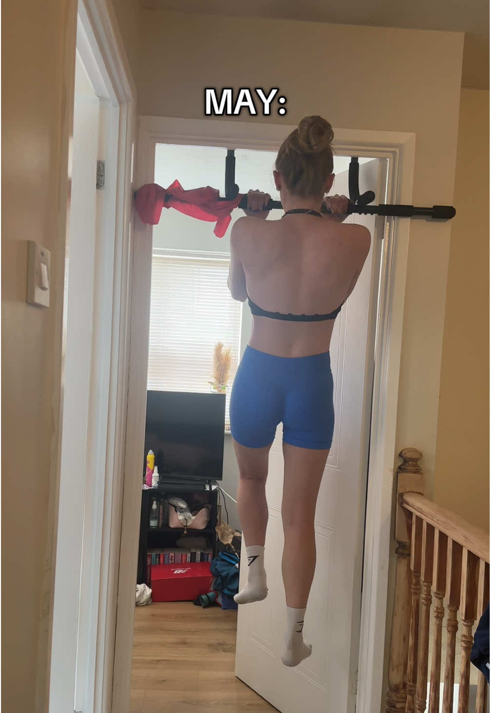 My 4 month chin up progress💪🏼 from hardly being able to lift myself🥹  Follow along for my calisthenics journey🫶🏼 #calisthenics #calisthenicsbeginner #chinup @DFYNE @Gymshark 