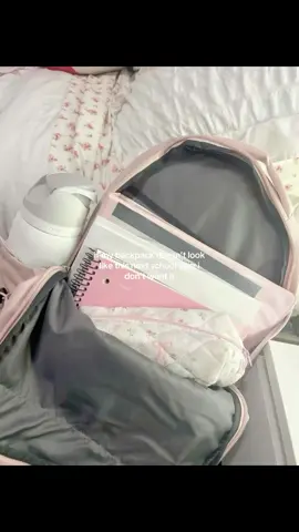#ihateschool #fyp #backpack #aesthetic #pink #viral 