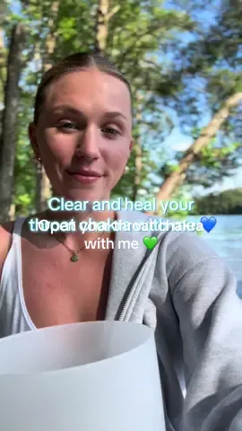 Heal your throat chakra with me & Mother Nature  🦋 #soundhealing #thoatchakra #nature
