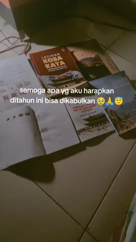semoga kedua orangtuaku bisa melihat anaknya berhasil dengan impiannya 🙏😇🇰🇷 #bismilahlulusujianepstopik #demiorangtua #berharapyangterbaik #epstopik🇰🇷 #proseskorea🇰🇷 #bp2mi #fyppppppppppppppppppppppp #manjaddawajada #lulushargamati 