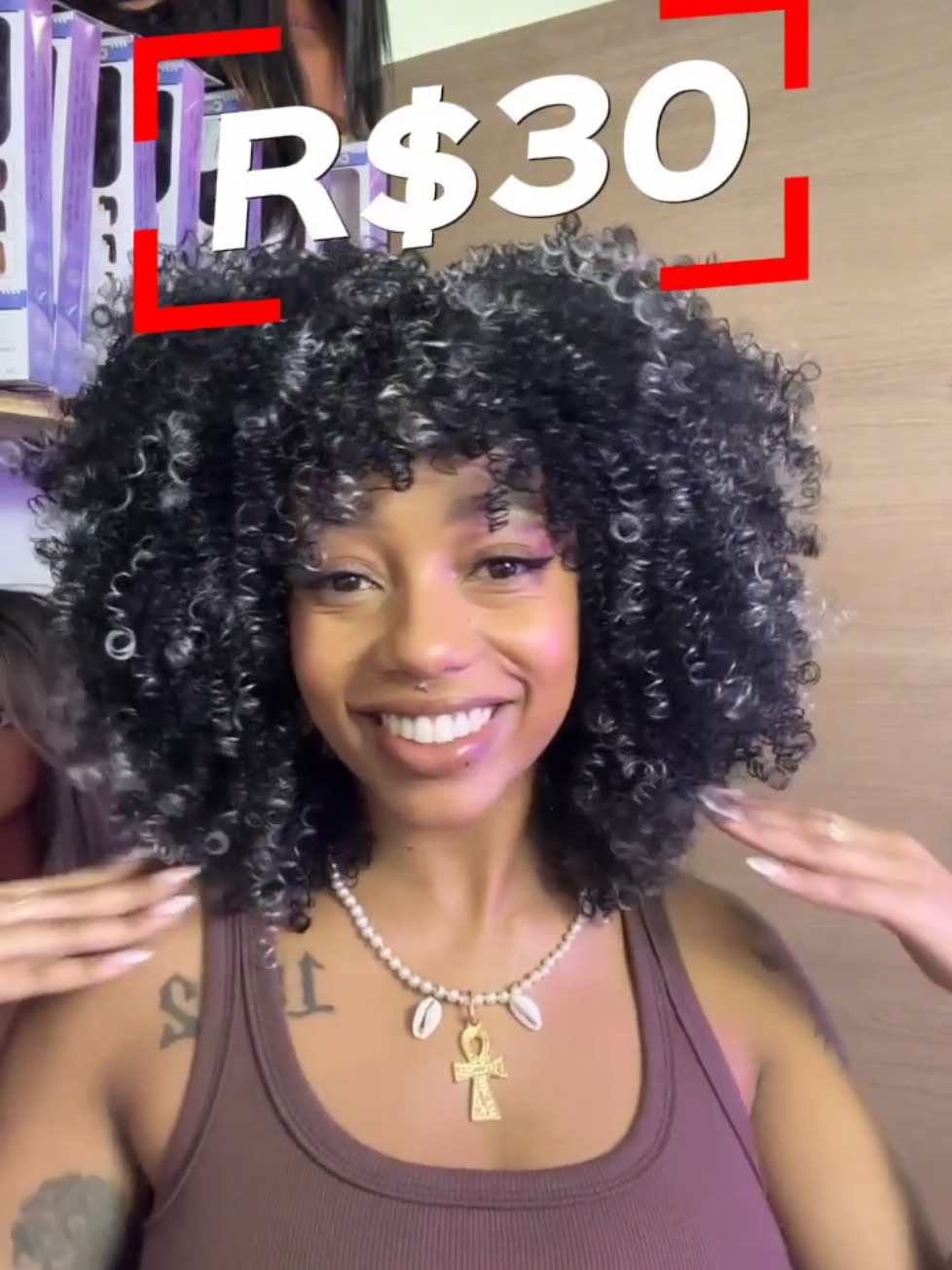 MAIS UMA COR!  a peruca mais BARATA agora com mechas platinadas! 😲🤩🤩 Consulte o prazo de entrega na sua região!   #fummy #percuras #cabeloorganico #lace