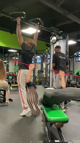 When your booster starts to kick😅 tag your gym buddy 💪 @aristoluis  #mrsus #patrox #workout #gym #Fitness #chestday #funny #comedy #stuntman #fail 