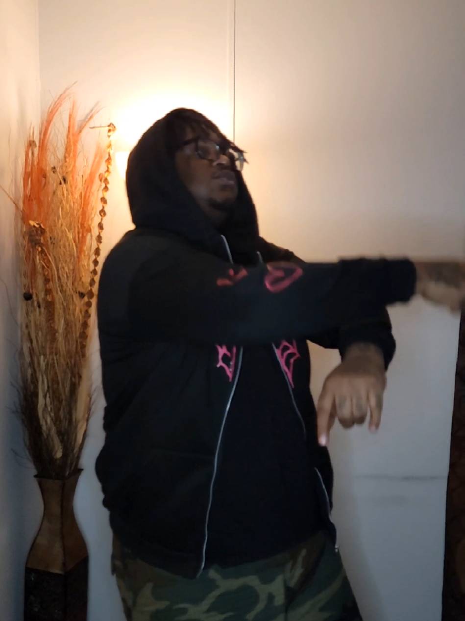 When Young Masta said he's making this hit after getting an email from someone famous... #fyp #viral #streameruniversity  #newartist #newmusic #juicewrld #999wrld #999club  #999forever #xxxtentacion #999gangforeverr  #youngmasta #emo 