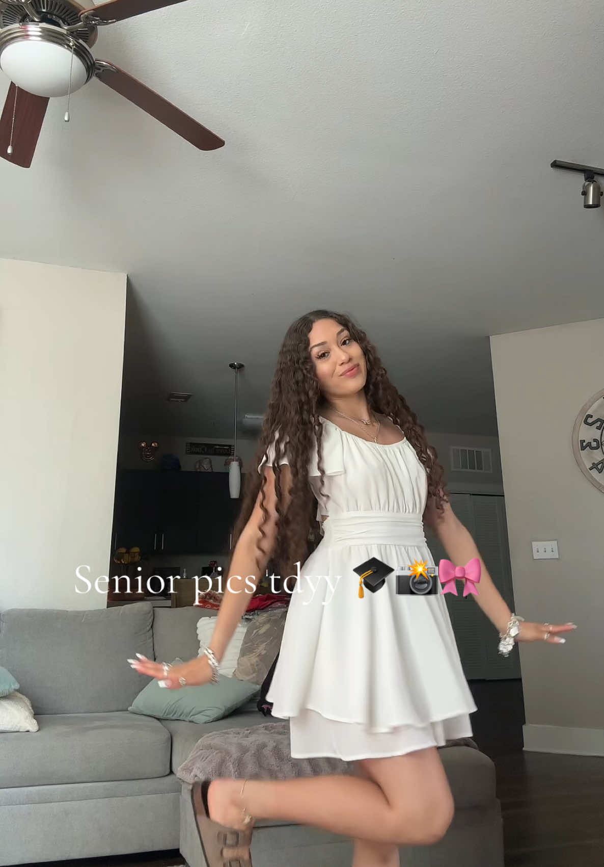 Senior pics made it feel so real today 📸🥹🎓🎀 #seniorpics #2025 #classof2025🎓 #senioryear #senior #co25🎓 #fyp #viral #blowthisup #pictures #feelssoreal #senioryear 