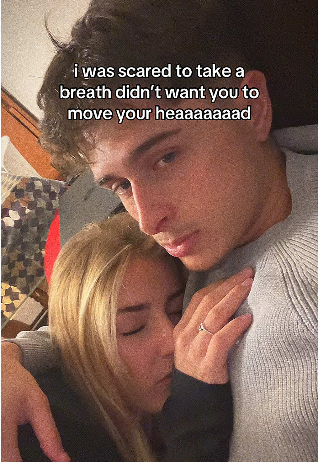 sie ist aufgewacht von ihrem 5 sekunden schlaf…😩 #fy #viral #couple #cute #trend #boyfriend #girlfriend #mattiaundminou #fyp #viral 