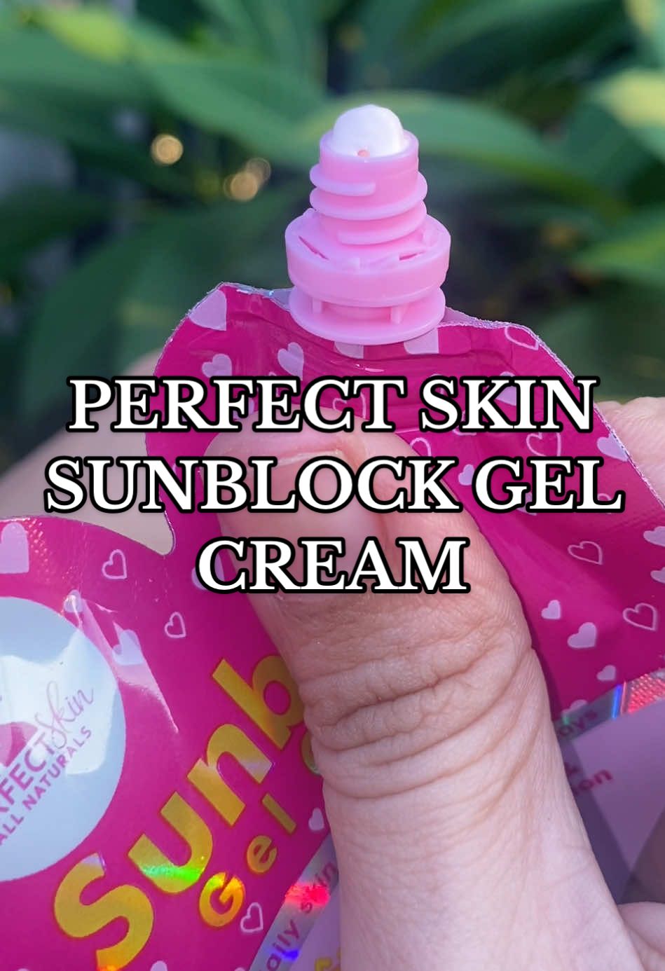 Since 2019 Ito na gamit ko aminadong nag try ng IBANG sunscreen Pero babalik at babalik padin ako dito #perfectskin #sunscreen #fyp #mimaniyongfresh🌷 