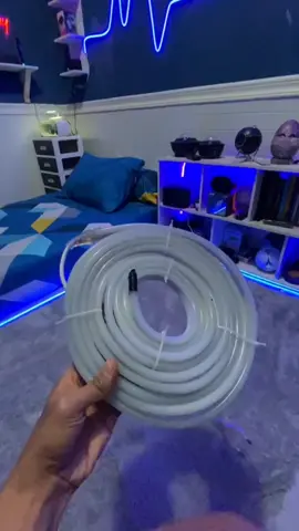 🎵💡 أضواء نيون ذكية - خلي الموسيقى تولّي ألوان! حوّل غرفتك لعالم من الإبداع والتفاعل، مع أضواء LED نيون تفاعلية تتحكم فيها عن بعد، وتتفاعل مع نغمات الموسيقى! 🎶 ✨ المميزات الخارقة: ✅ تتفاعل مع الموسيقى – الإضاءة ترقص على صوت الأغنية ✅ تحكم بالريموت أو التطبيق – سهولة تامة في تغيير الألوان والأنماط ✅ تصميم على ذوقك – ارسم الأشكال اللي تحبها (شجرة، صاروخ، باتمان...) ✅ تحكم بكل منطقة على حدة – ألوان مختلفة في نفس السلك! ✅ إضاءة ذكية، ديكور عصري – مثالية لغرفة النوم، الستريمنغ، الجيمنغ وحتى الكافيهات 💥 تضيف جو ساحر، طاقة، ولمسة شخصية لأي مكان! 🛒 متوفرة الآن – الطلب محدود! 📲 اطلبها اليوم وخلي غرفتك تهدر بالألوان ✨👇 [زر الطلب / رابط الموقع]