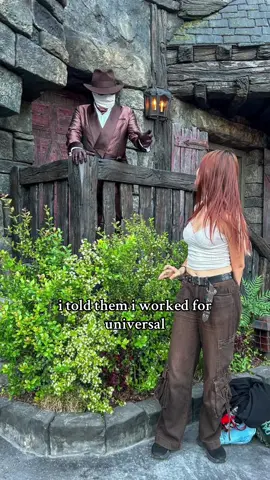 i luv my job <3 #uotm #universalorlando #scareactor #entertainment  #universalteammember #greenscreenvideo 