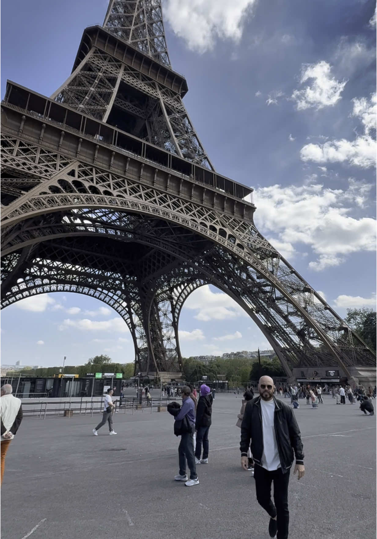 Que experiência incrível. Internet ultra rápida, aqui na Europa. Sem dúvidas a @americachipoficial é melhor. Vai viajar para fora do país? @americachipoficial  é a internet ideal para você 🛜✈️🚞 #franca #paris #europa