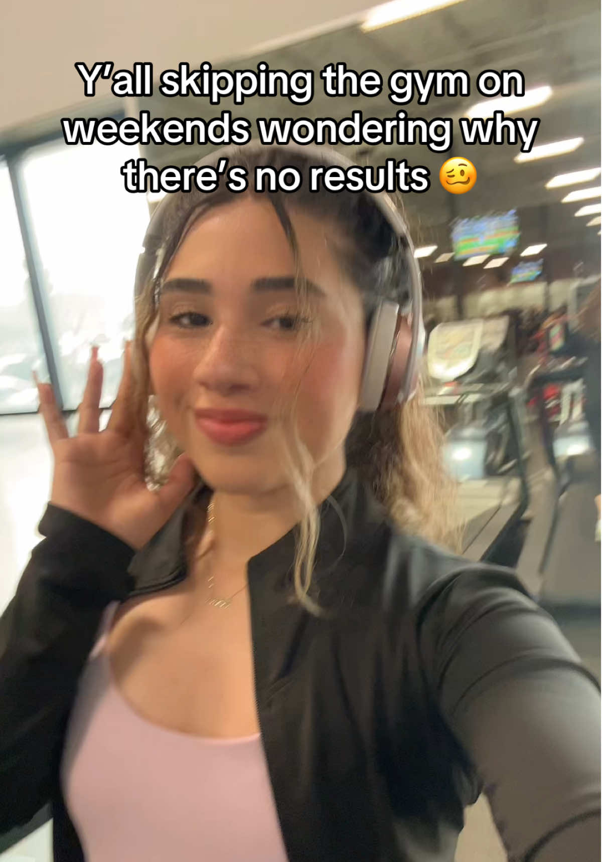 ima hold your hand when I say this🩷😫 have fun but don’t completely go off track w binge eating and skipping cardio! Rest day ≠ cheat day! #fitnessmotivation #mommotivation #postpartumjourney #weightloss #Fitness #gymgirl 