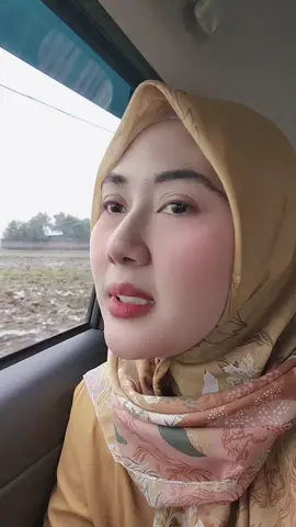 Aku tanpa mu 🤷‍♀️🤷‍♀️ cari yang baruu 🤪🙅‍♀️ #akutanpamu #fypage #butirandebu #draft #fyppppppppppppppppppppppp #munculberanda #berandamu #kuning #yellow #kontenhiburan #janganbaper #hanyakonten #fypシ゚ #mampirberanda #trending #videoviral #mystory #semakintuasemakinbahagia #bahagiaitusederhana #tiktok 
