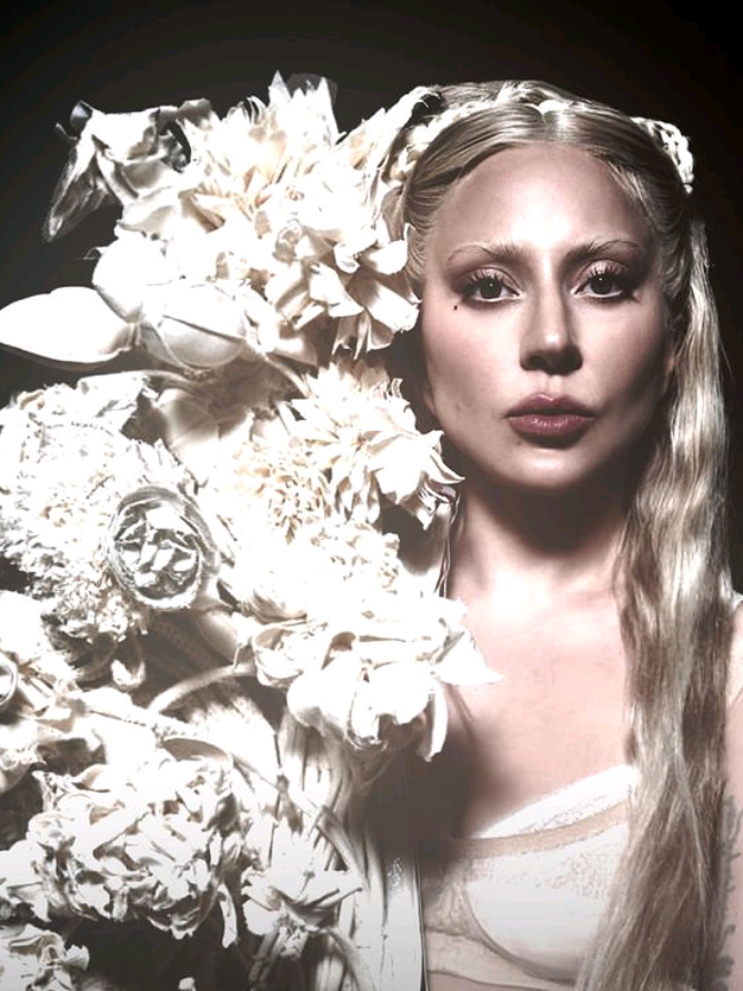 Aprendam com a Lady Gaga 💋 #ladygagavideos #foryoupage #follow #videoviral #tik_tok #fypageシ #fyp #viralditiktok #fyyyyyyyyyyyyyyyy #viralvideos #videoviral 