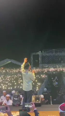 Alhamdulillah Tabligh Akbar Ust. Abdul Somad berjalan lancar tanpa kendala yang berarti.. Semoga menjadi amal ibadah bagi semua panitia dan pendukung acara ini.. Aammiinn Yaa Rabb.. 🤲🏻@sahabat.uas.lombo @sahabatuaslombok2025 