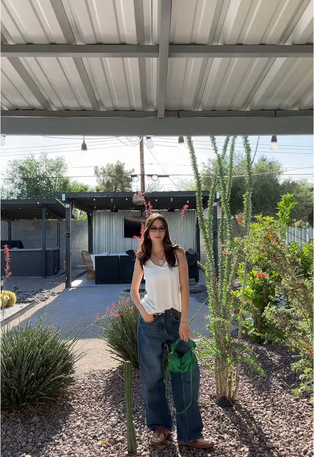baggy jeans & flops all summer long🌵🫶🏼🌸 #fitcheck #summeroutfitinspo #casualoutfitinspo #summerstyle #summer2025 #styleinspi #OOTD 