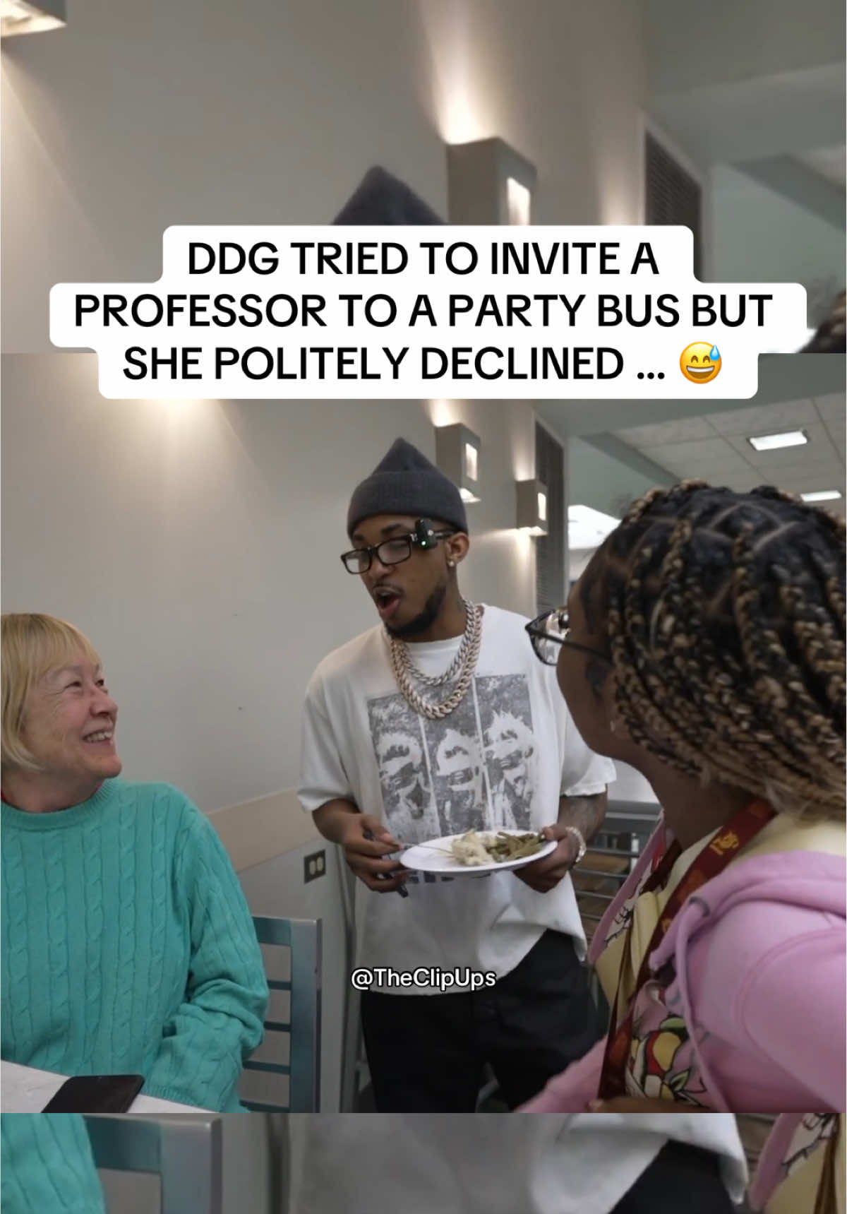 W Inclusion from Professor Moo 🐮! @DDG  #ddg #streameruniversity #fypppppppppppppp 