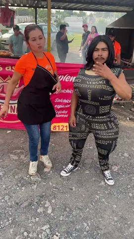 @chaparrochuacheneger3  #ladypollo #reyna #lady #pollosasados #viral_video 