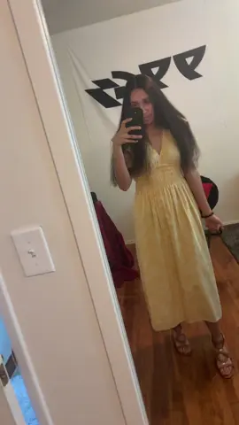 This dress gives off this song!! Hahah can you tell I don’t like dresses #OOTD #dresses 