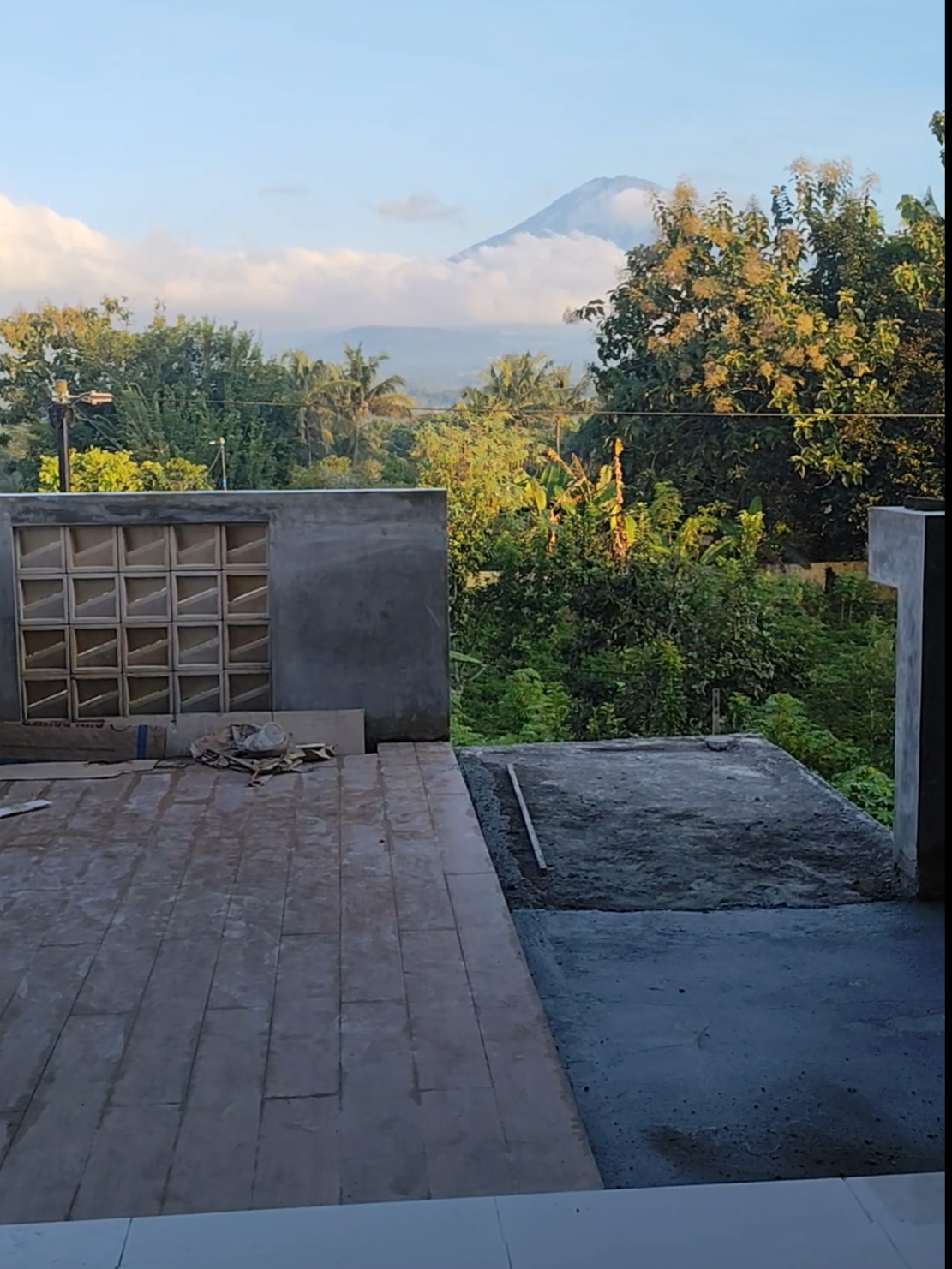 sefruit share biar bIaya bangun rumah ga nglebihin RAB.  [ progress bulan ke 7 ]  .  .  .  #rumahestetik #bangunrumah #rumahmodern #fypage #fyppppppppppppppppppppppp 