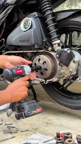 Impact Wrench 288V Brushless Bor Impact Serbaguna 2 Baterai Cordless Kunci Impact 520N/M Impak Buka Motor Mesin Bor Untuk Baut Electric Wrench Rechargeable Torsi Besar ##impact##impactante##inpek##kuncisocketmultifungsi
