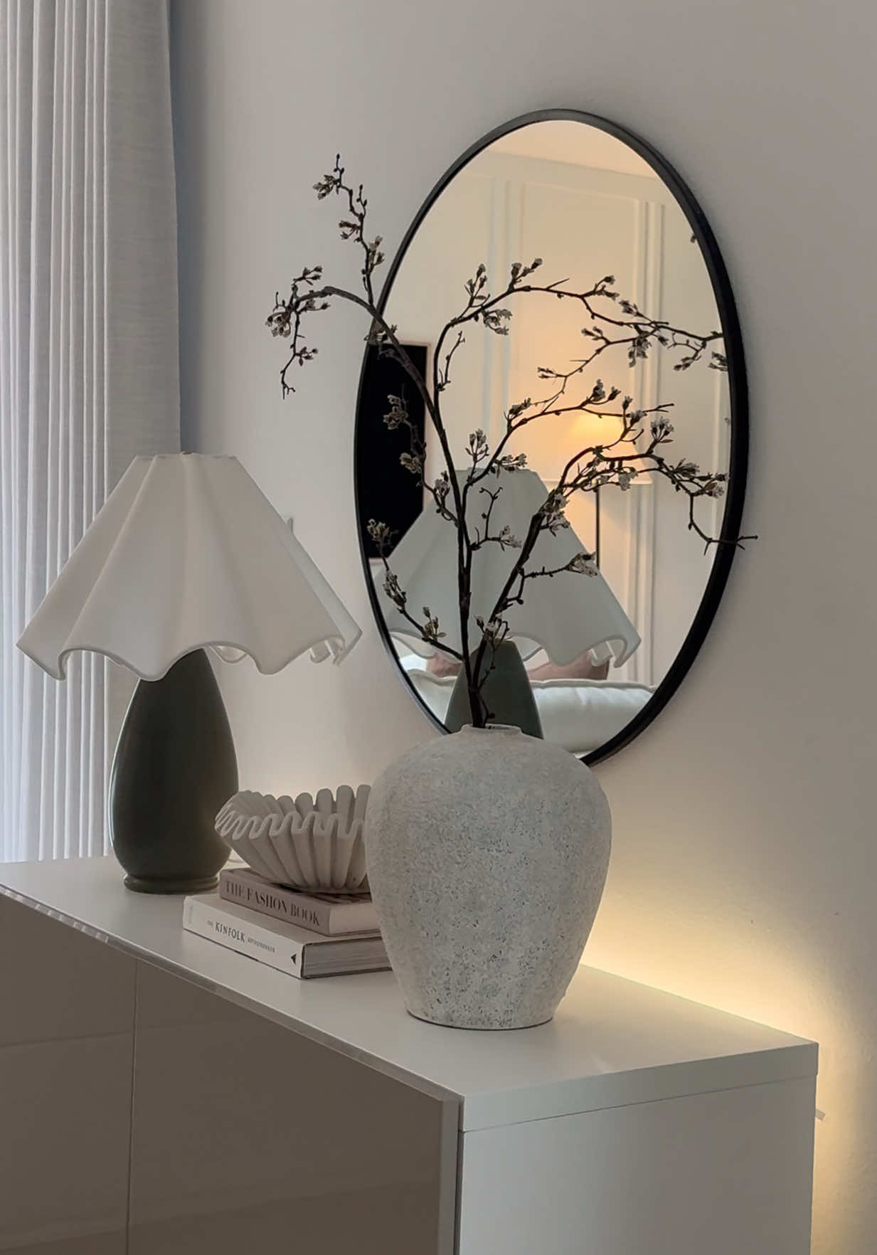 I’m obsessed with these stems and how they pop in the living room!✨|💬LINK IN MY BIO AMAZON STOREFRONT🔗 Vase& bowl: homegoods  Console: ikea 🏷️Shop my home in my bio🔗 #amazon #amazonfinds #livingroom #fauxstems #neutral #homeinspo  #interiordesign #neutraldecor #cozyhome #homedetails #homedecor #amazonfavorites