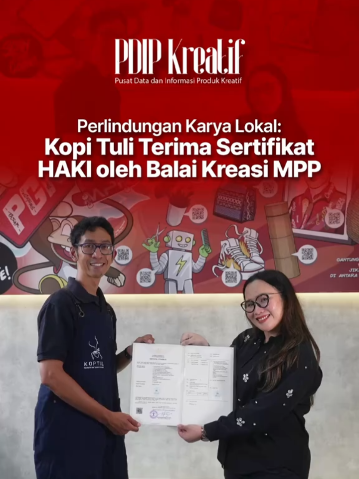 Balai Kreasi MPP serahkan sertifikat HAKI merek kepada pelaku usaha disabilitas, Kopi Tuli. Sebagai bagian dari pendampingan berkelanjutan, Balai Kreasi MPP menyerahkan sertifikat Hak Kekayaan Intelektual (HAKI) merek kepada pelaku usaha Kopi Tuli. Penyerahan ini menandai dukungan konkret terhadap penguatan legalitas dan keberlanjutan usaha teman-teman Tuli, sekaligus mendorong inklusivitas dalam ekonomi kreatif. #PDIPKreatif #PDIPerjuangan #DukungUMKMLokal