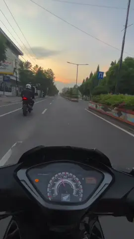 #suprabapak #suprax125 #supra125modifikasi #supragetargetar🤙😁 #fyppppppppppppppppppppppp #CapCut 