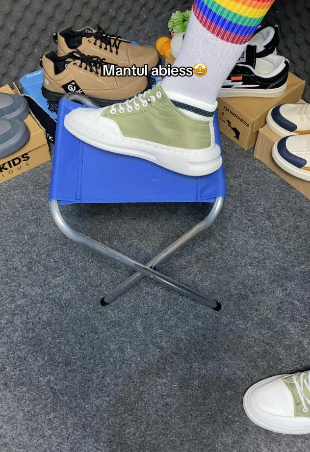 Sepatu sneakers pria wanita viral #sepatumurah #sneakers #sneakerspria #sneakersunisex 
