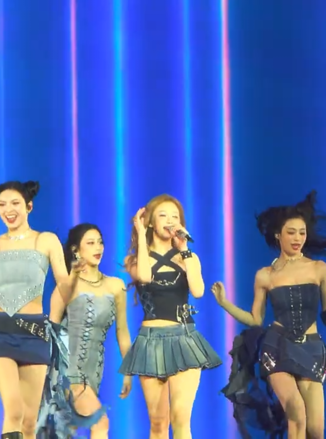 BABYMONSTER - (AS IF ITS YOUR LAST - BLACKPINK COVER) WORLD TOUR HELLO MONSTERS IN HONG KONG 20250524 D1 #베이비몬스터 #babymonster #ruka #pharita #asa #ahyeon #rami #rora #chiquita #hellomonsters #hongkong #d1 #fyp #fypage #foryou #foryoupage #trending 