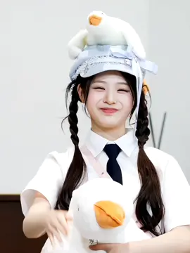 she so cute 🥰... #limseowon #임서원  #unis #유니스  #seowon #fyp #foryou #cutie#trend 