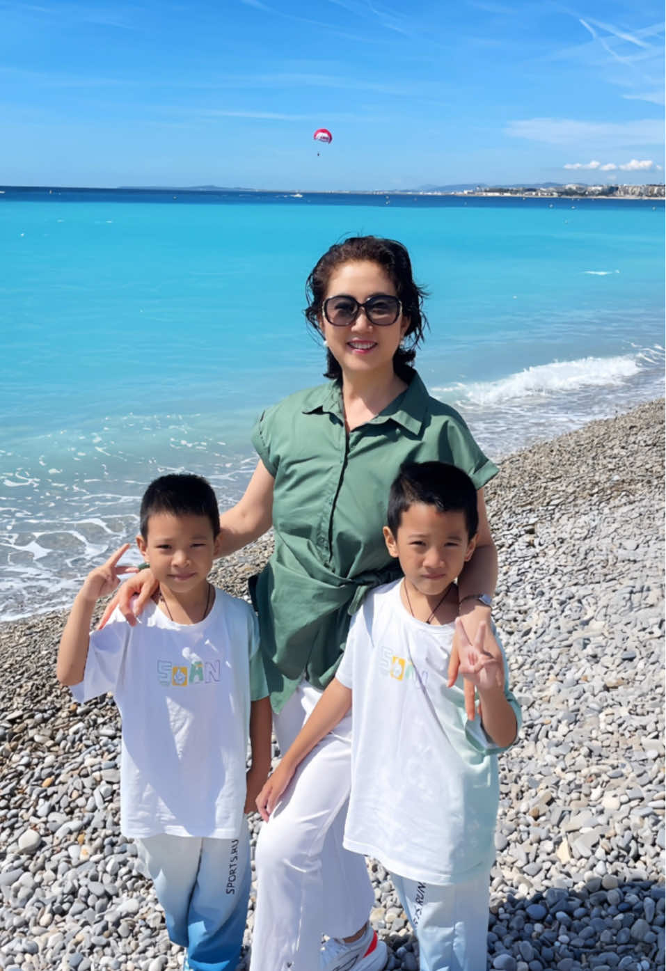 阳光海滩🏖️日光浴 晒成小麦肤色😂😂😂 #尼斯 #和孩子在一起的时光 