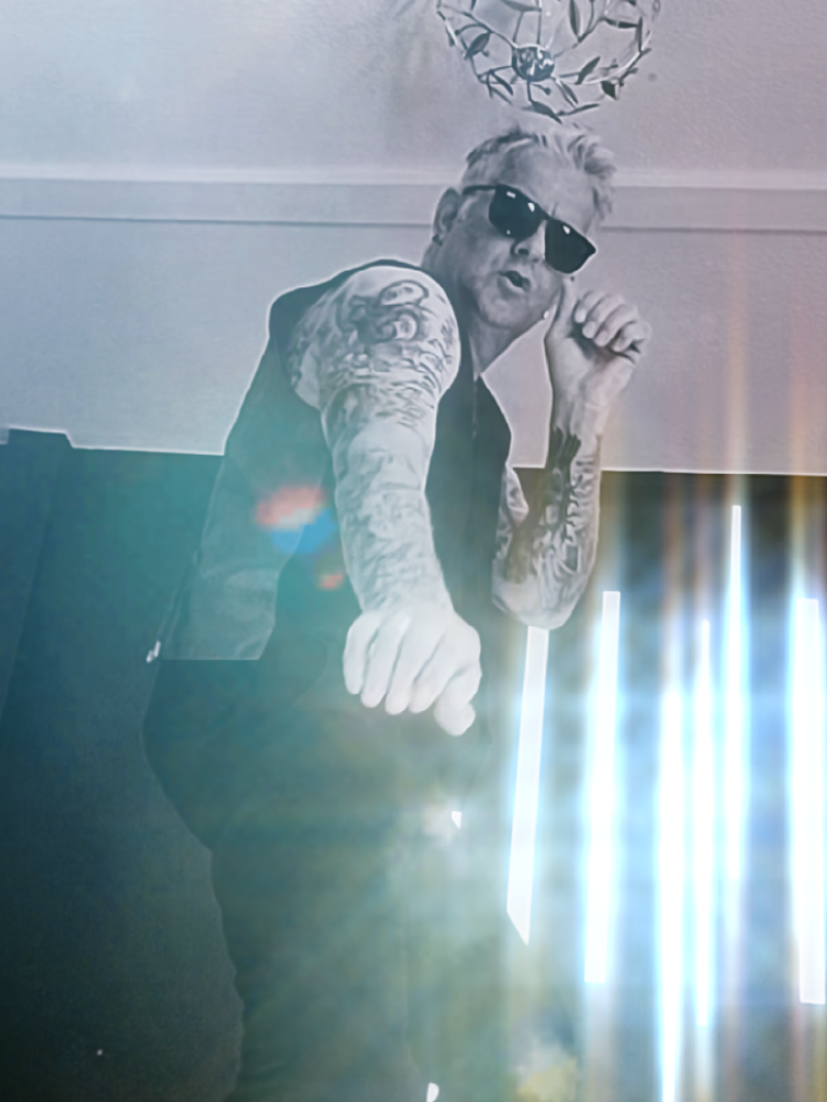 #serialthrilla1 #lovelight  #robbiewilliams  #popmusic #soul #funk #randb #rock #fyp #foryou #foryoupage #dancesymon o'connell (youtube)