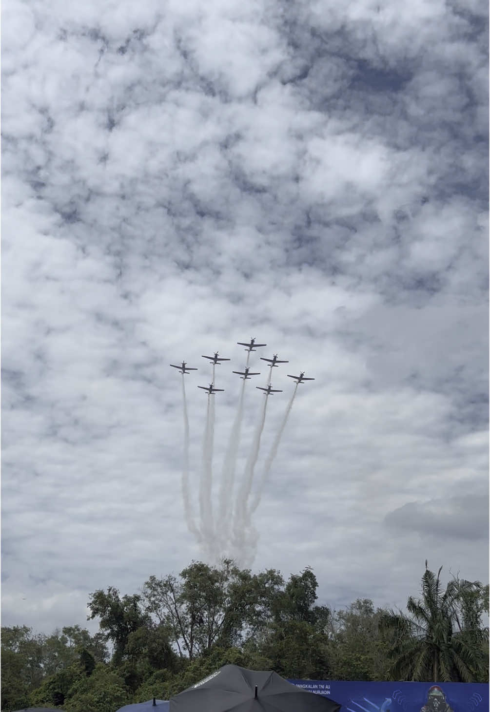 Atraksi Jupiter Aerobatic Team di langit Riau #riau #pekanbaru 