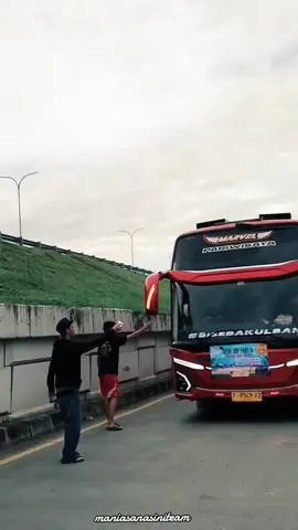 #busmarvelsanjayatrans #foryoupage #busmania #bus #busmaniacommunity #busmaniaindonesia #fyppppppppppppppppppppppp #mostviralvideo #CapCut #maniasanasini 