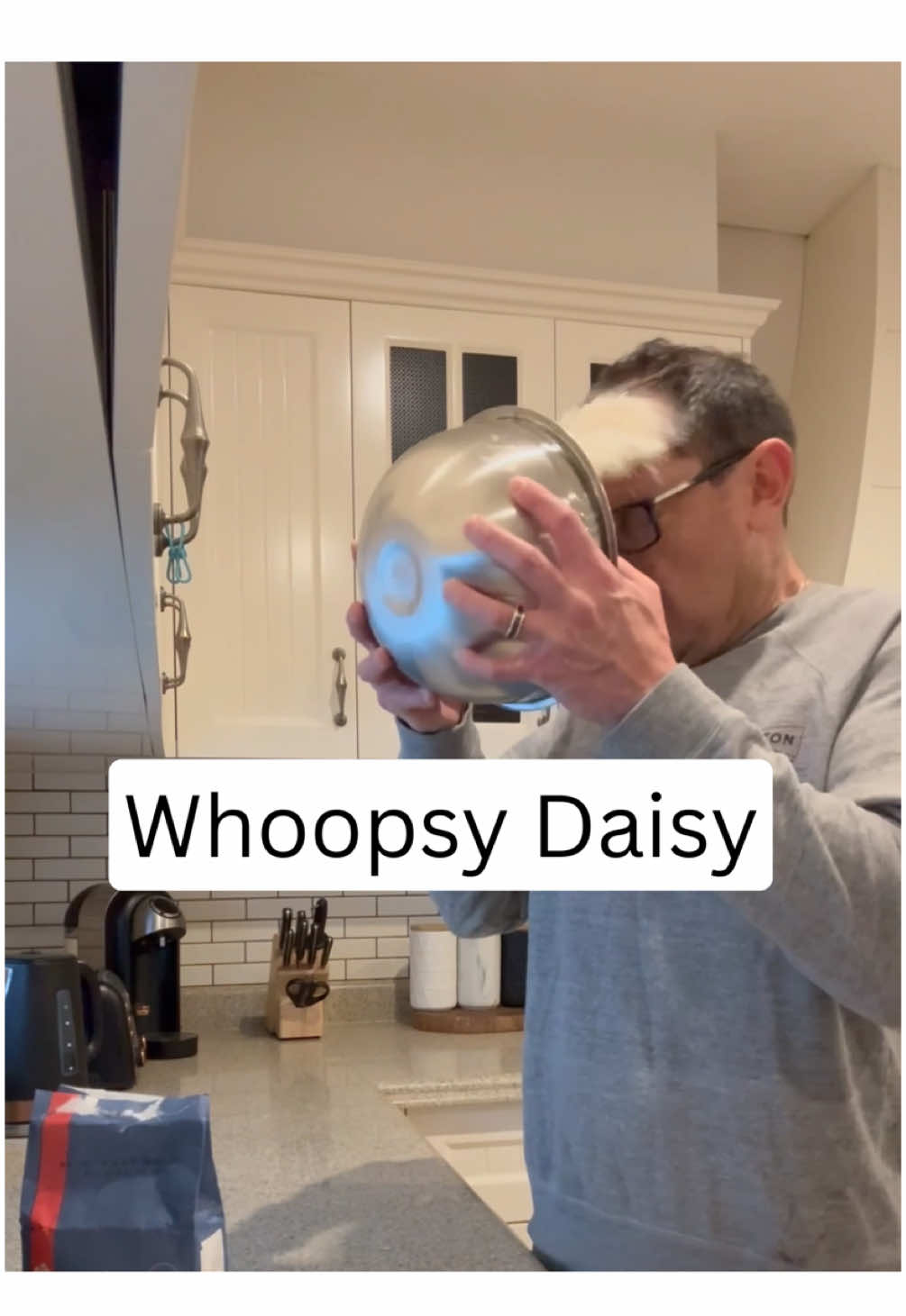 🎉😂 Just pulled the classic ‘the bowl is stuck’ prank on my hubby, and I have to say, it’s one for the books! I wish I could share the whole video right now because it’s absolutely hilarious, but I hate to leave you hanging. You’ll definitely want to come back tomorrow to see what this prank led to! Trust me, you won’t want to miss it! Stay tuned! 🥳🍿 #PrankWars #StayTuned #hubby #tomorrow #itson