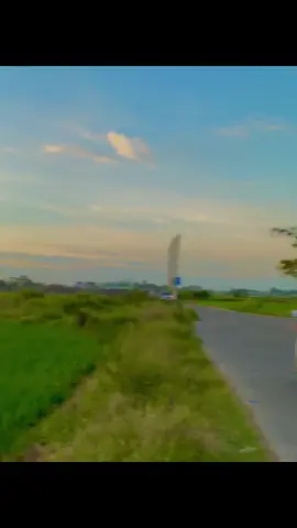 Dari Senja kita belajar, bahwa yang indah tidak harus datang lebih awal.