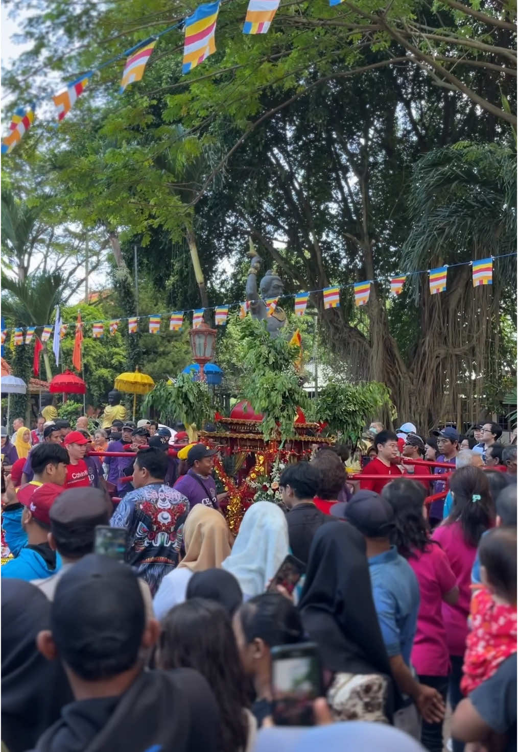 Serangkaian Kegiatan Perayaan Waisak 2569 TB / 2025,  Keluarga Buddhayana Indonesia Provinsi Jawa Timur Pada Minggu, 25 Mei 2025 di Maha Vihara Mojopahit, Trowulan Mojokerto  #Waisak2025 #Waisak2569 #HariRayaWaisak #KirabBudaya2025 #BuddhayanaJatim #yayasandanaparamitamajapahit #Waisak2569TB #mahaviharamojopahit