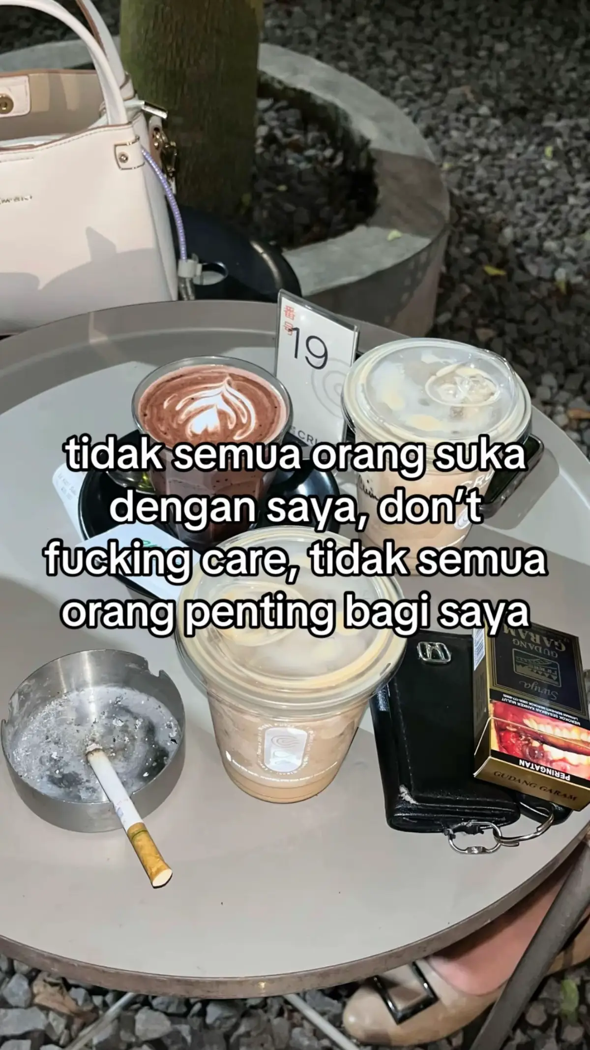 #fotogeser #slide #katakata #cewe #fyp #fypage #fyppppppppppppppppppppppp #beranda #tiktok #girl 