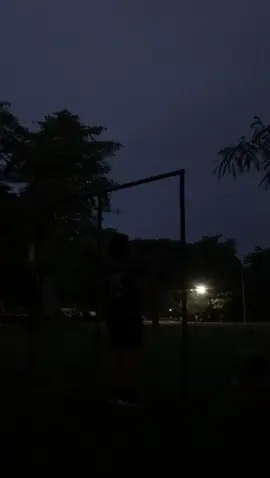 #pullup #night #training #darkvibes #eastduoჩუბინა #motivation #dicipline #alone #mindset #dark 