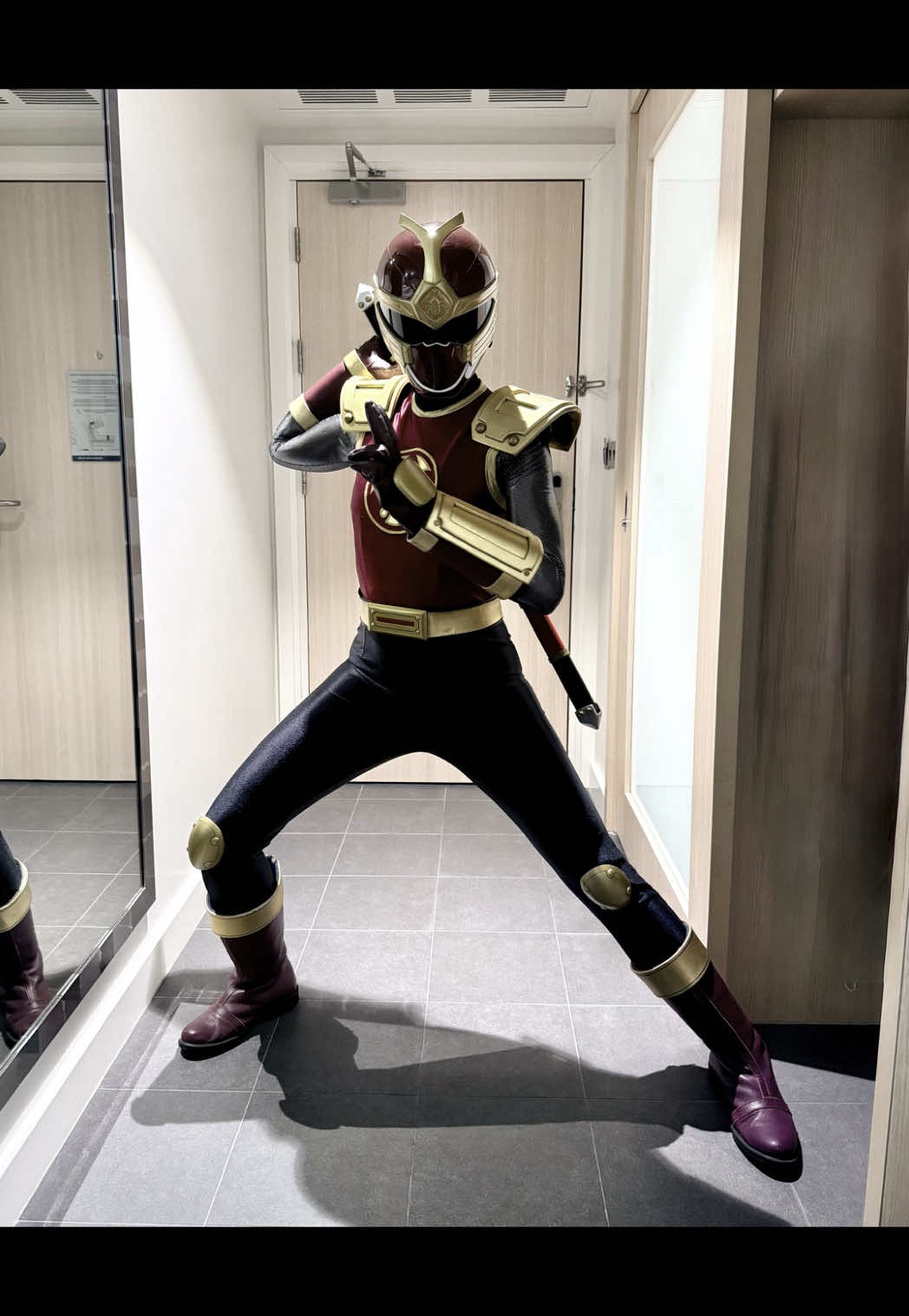 Crimson Thunder Ranger cosplay ⚡️ #powerrangers #powerrangersninjastorm #crimsonthunder #powerrangerscosplay #hurricaneger #kabutoraiger #cosplayer #cosplay 