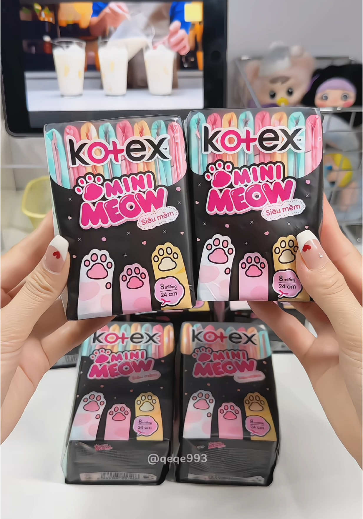 Thay vì tháng nào cũng phải mua, thì mua như vầy hời hơn nhen mấy bà còn có 🎁 nữa ó 💁🏻‍♀️ @Kotex Vietnam #kotex #kotexminimeow #bangvesinh #xh #unboxing #viral 