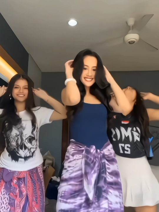 pop diva 🔥 @urdadluz @jjolinnnaaa @raisa_marie #popdiva #raisa #victoria #jolina #agz #asmaragenz bantu ramein guys
