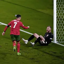 Ronaldo vs goalkeeper 🥶  #cristianoronaldo #portugal #football 