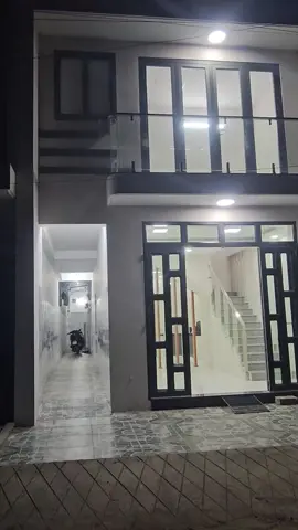 Cần bán dãy trọ + nhà riêng ngay Khu dân cư Tân Đức, Đức Hòa, Long An. Tổng diện tích 5x25m, có 5 phòng trọ phía sau đang cho thuê kín, mỗi phòng 1,8 triệu/tháng. Phía trước là nhà riêng 1 trệt 1 lầu, 3 phòng ngủ, có thể ở hoặc kinh doanh buôn bán. Khu dân cư đông đúc, gần KCN Tân Đức – Tân Đô, pháp lý rõ ràng, sổ hồng riêng, đất thổ cư 100%.##nhadatlongan #ban_nha #daytro #batdongsan #kdtTanDuc #dautu #nhachothue #nhadatthocu #nhadatgiare #longan Giá tốt – đầu tư giữ tiền cực kỳ hợp