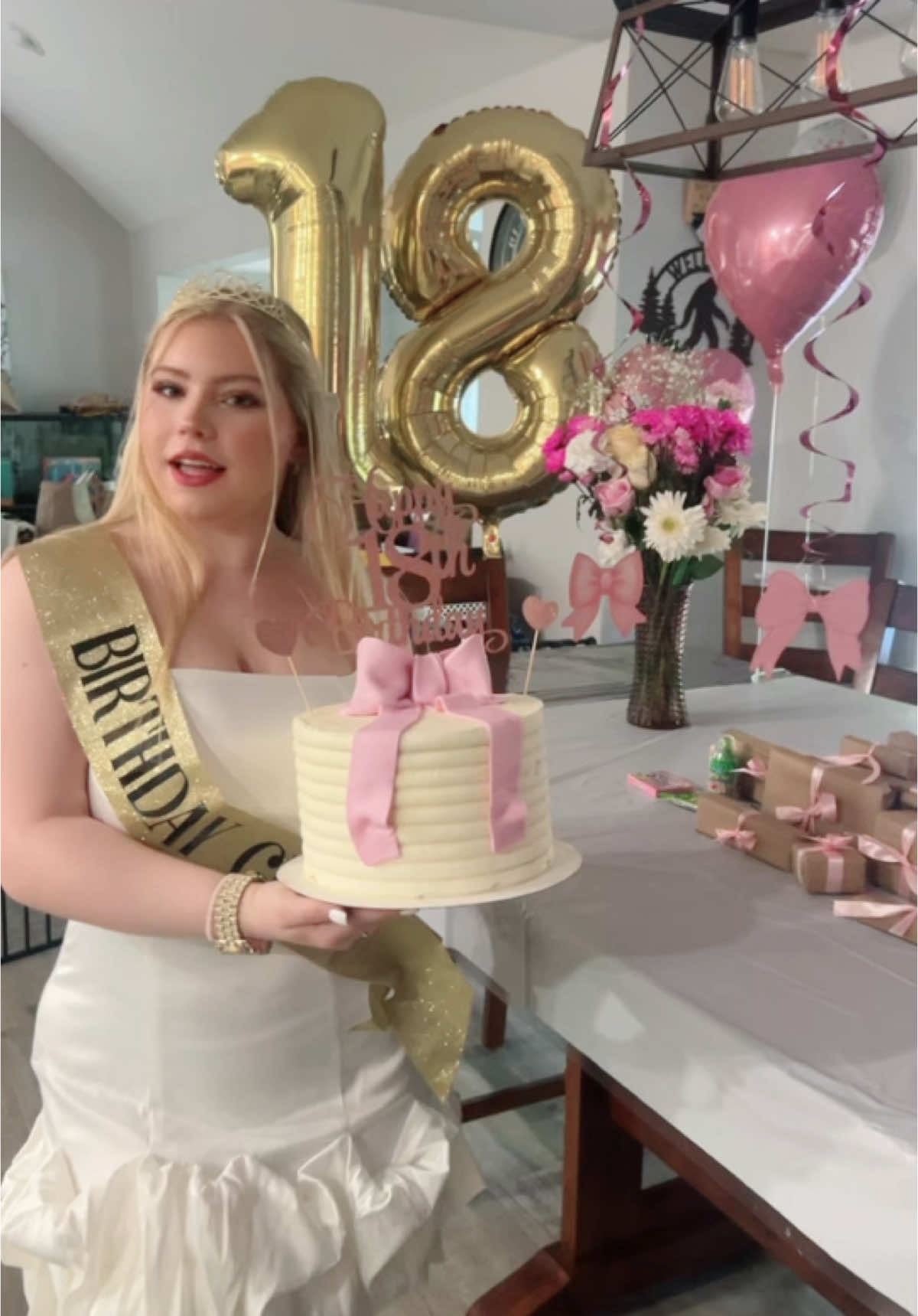 8teen 👑💗