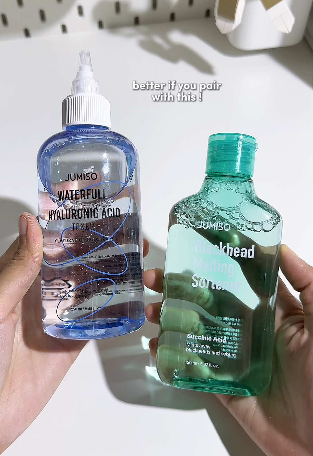 This is how i remove blackhead or sebum dekat muka tanpa rosakkan kulit langsung. Sangat gentle, mudah nak buang. Pair pulak dengan hydrating toner ni memang perfect 🤌🏻✨ @Jumiso Malaysia @StyleKorean Malaysia   #jumiso #jumisosoftener #jumisotoner #jumisopartner #jumisomalaysia #blackheadsoftener #hydratingtoner #porescare #stylekoreanmy 
