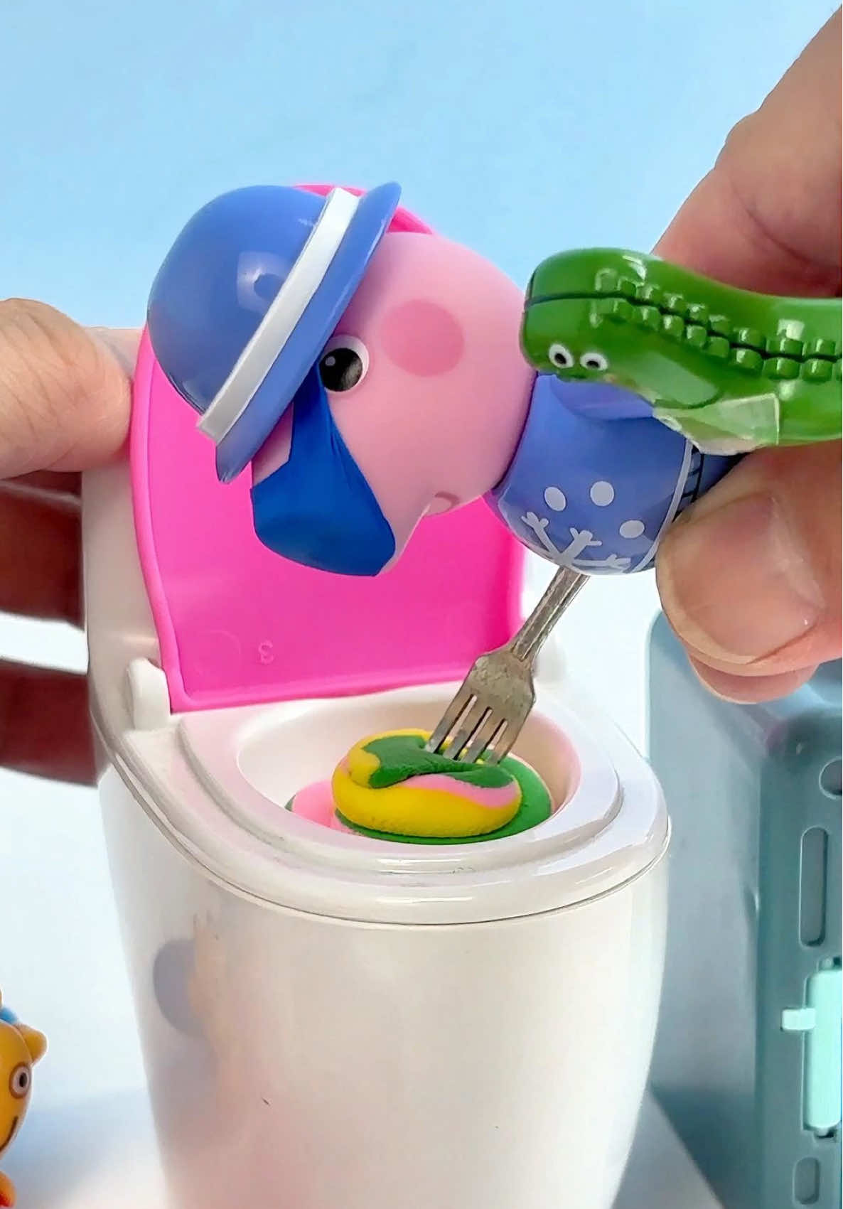 George Pis Prepares a BIG ‘Surprise’ for  Peppa Pig!#peppapig #toystory #tiktokforkids #toys #toysforkids 