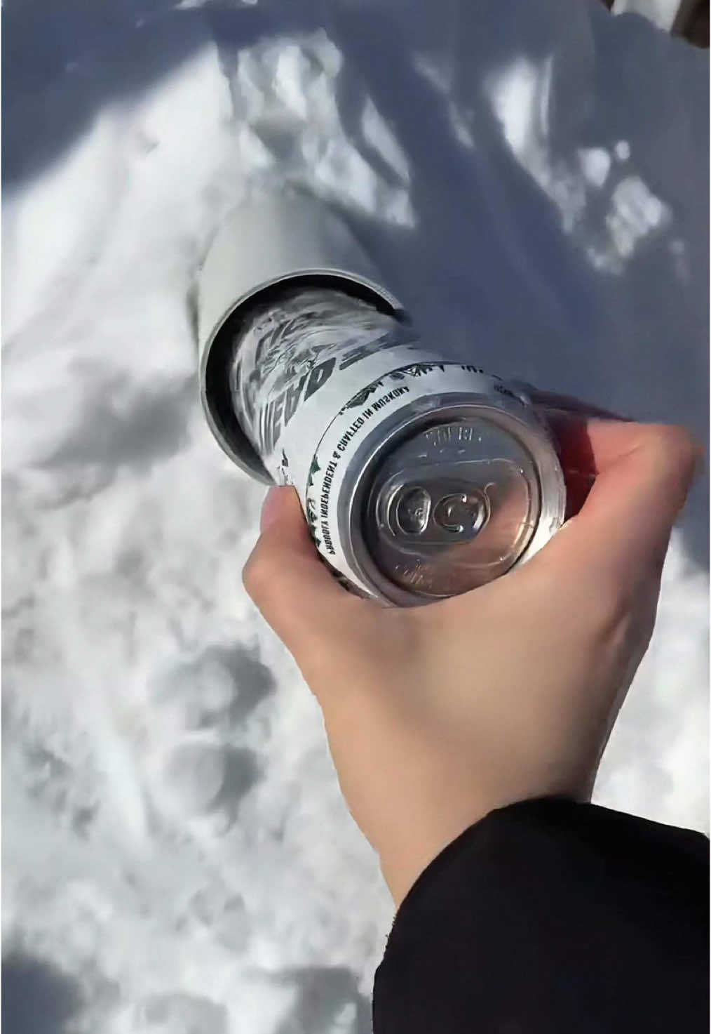 I like ice 🧊 💕 #satisfying #ice #fyp #asmr #oddlysatisfying 
