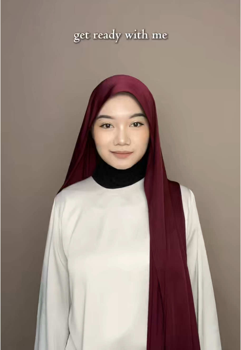 let luxury silk bring simple beauty to your life✨ on model: luxury silk shawl - burgundy #pashminasilk #hijabelegant #tutorialpashmina #tutorialpashminasilk #tutorialhijabsimple 